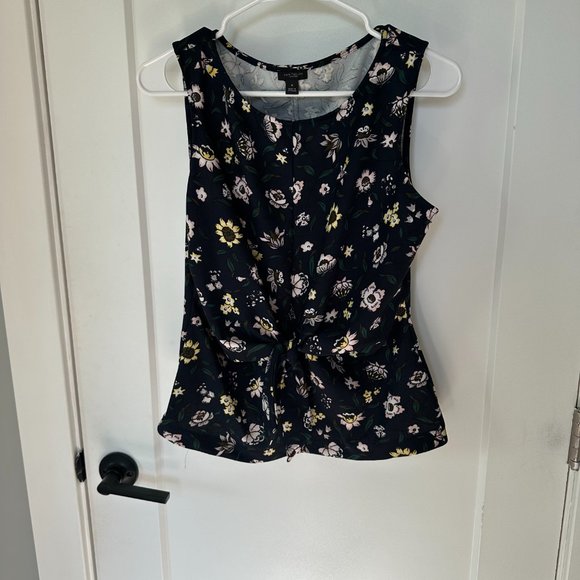 Floral Tie Waist Shell Top Medium Navy Business - Picture 2 of 5